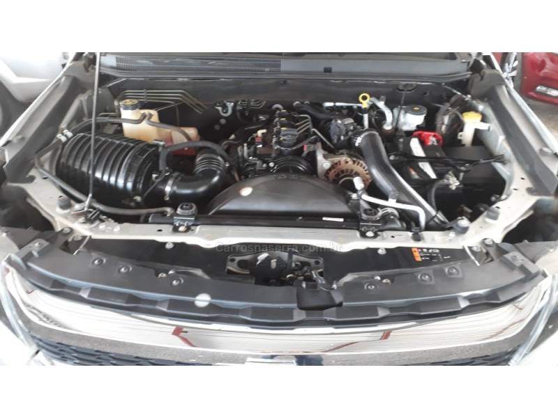 CHEVROLET - S10 - 2022/2023 - Prata - R$ 180.000,00