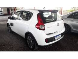 FIAT - PALIO - 2014/2015 - Branca - R$ 43.900,00