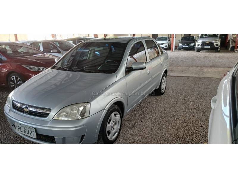 CHEVROLET - CORSA - 2008/2009 - Prata - R$ 31.900,00