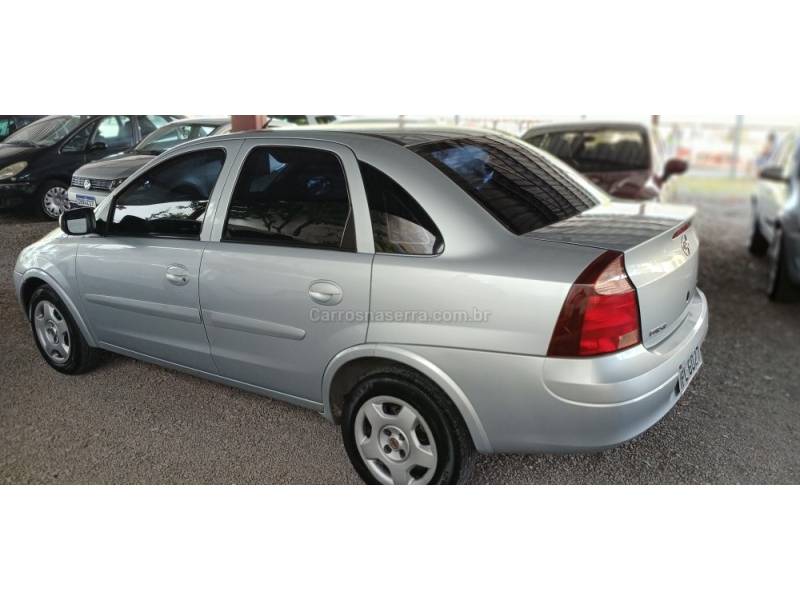 CHEVROLET - CORSA - 2008/2009 - Prata - R$ 31.900,00