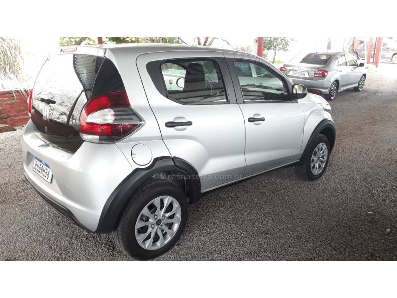 FIAT - MOBI - 2022/2023 - Prata - R$ 55.800,00