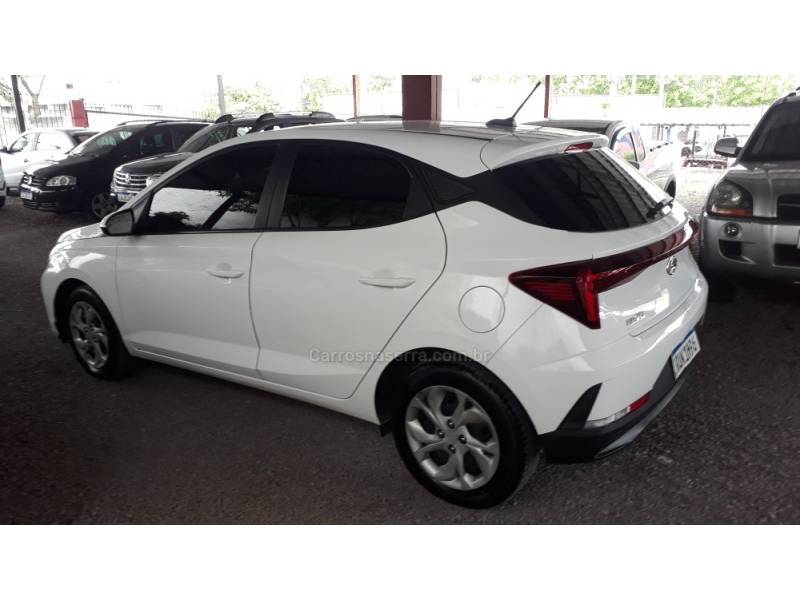 HYUNDAI - HB20 - 2022/2023 - Branca - R$ 67.800,00