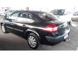 RENAULT - MÉGANE - 2010/2011 - Preta - R$ 28.000,00