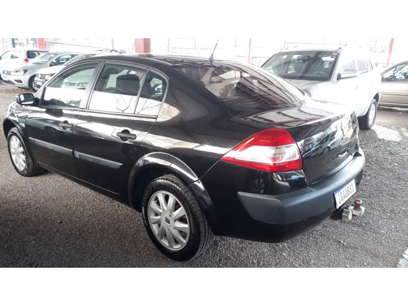 RENAULT - MÉGANE - 2010/2011 - Preta - R$ 28.000,00