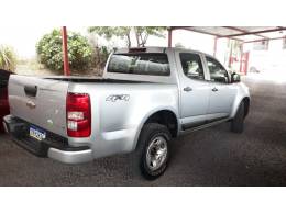 CHEVROLET - S10 - 2022/2023 - Prata - R$ 180.000,00