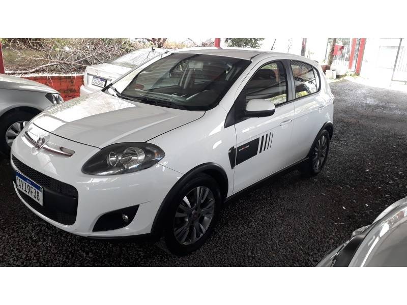 FIAT - PALIO - 2014/2015 - Branca - R$ 43.900,00