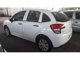 CITROËN - C3 - 2013/2014 - Branca - R$ 35.800,00