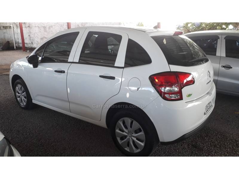 CITROËN - C3 - 2013/2014 - Branca - R$ 35.800,00